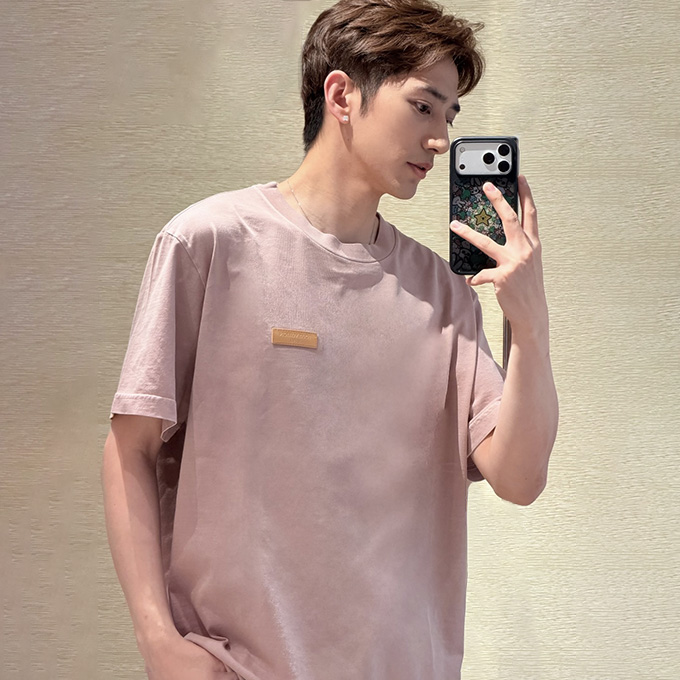 lv louis vuitton leather patch t-shirt